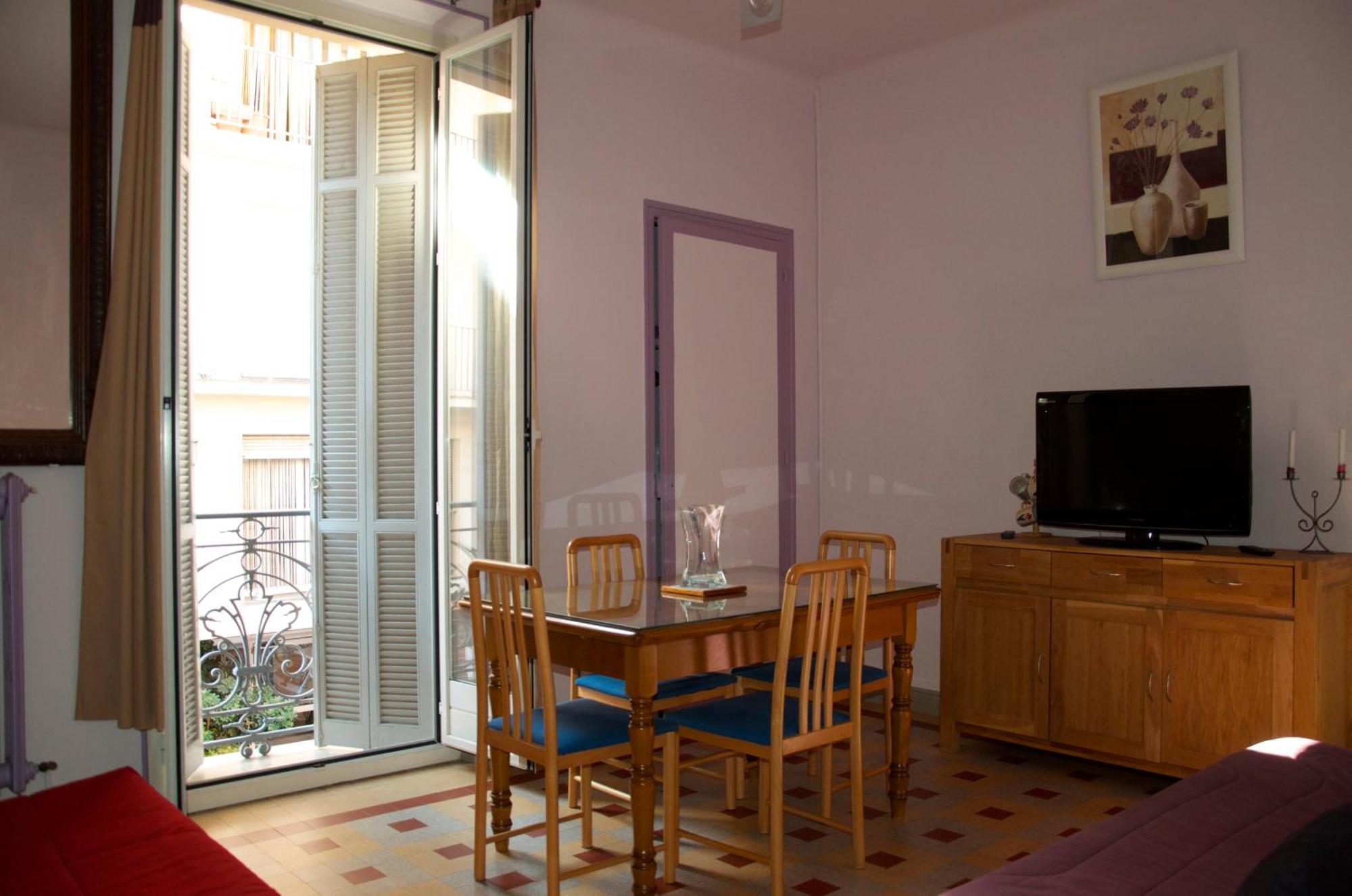 Maison, Centre Ville, Proche Commerce