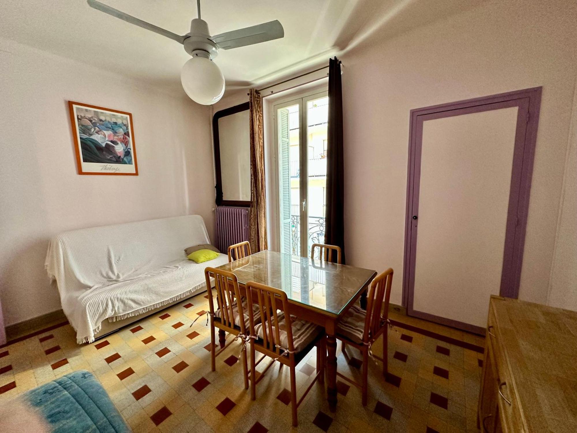 Maison, Centre Ville, Proche Commerce * Menton