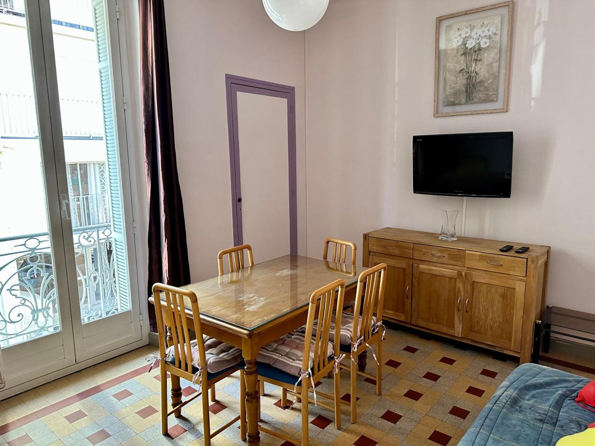 Maison, Centre Ville, Proche Commerce Menton